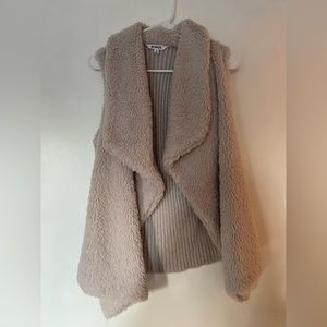 Bb Dakota furry vest size small